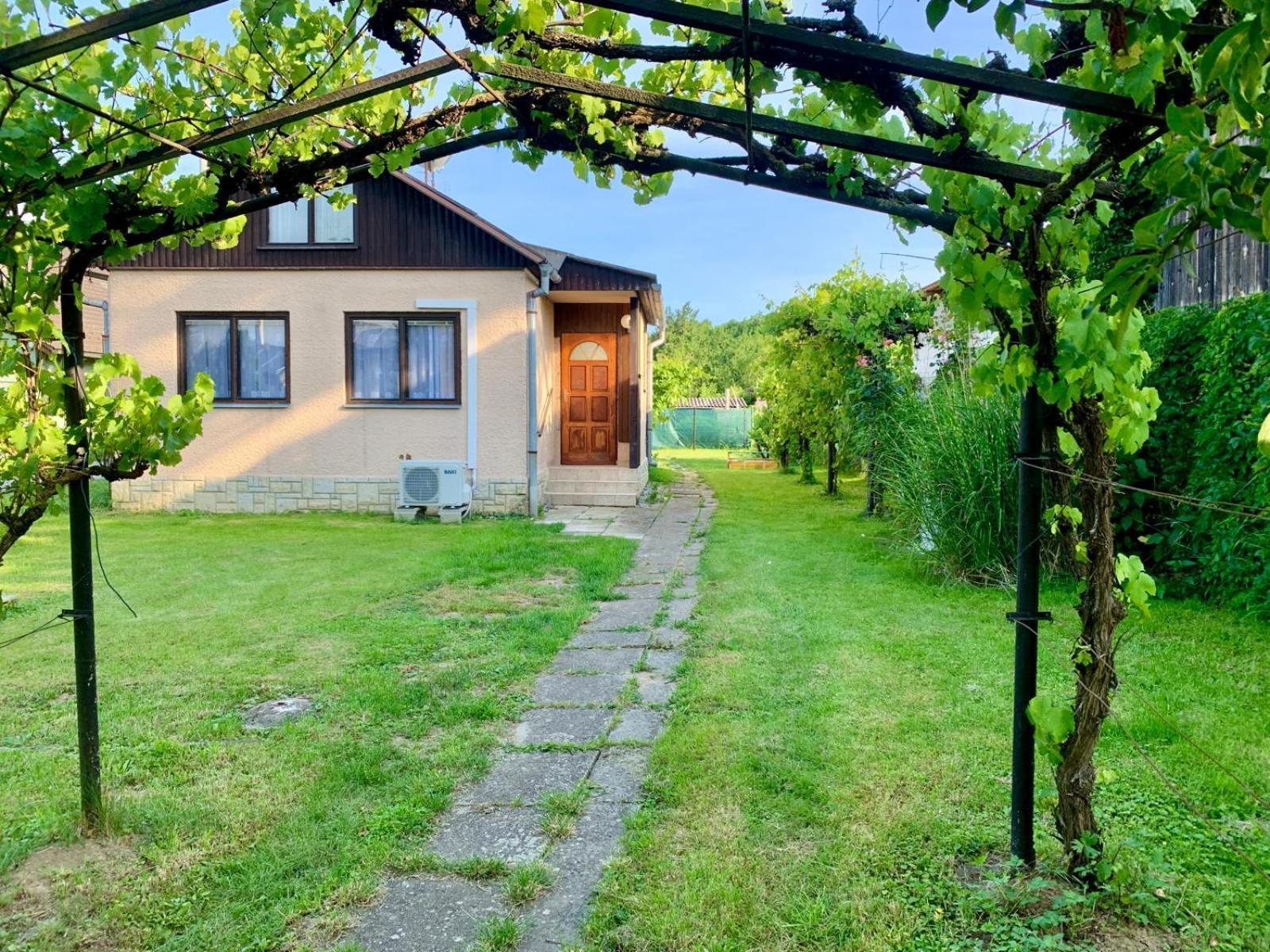 Chata Pod Kopcem Uhersky Ostroh Exterior photo